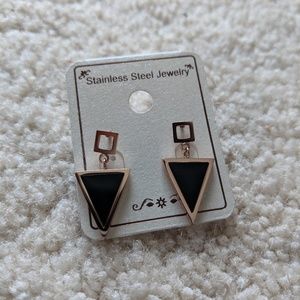 Btand new fashion earrings - Design 2 - $10 😍